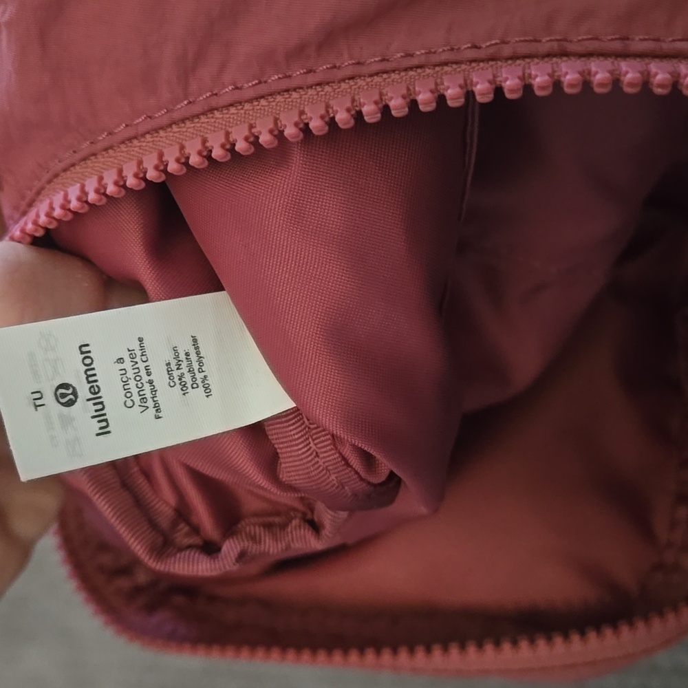 lululemon athletica Dusty Rose Crossbody/Waist Pack - Picture 3 of 5